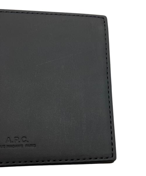 A.P.C.（アーペーセー）A.P.C. (アーペーセー) 2つ折り財布 ブラックの古着・服飾アイテム