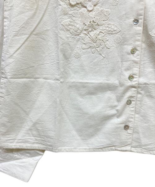 rouje paris（ルージュ）rouje paris (ルージュ) 刺繍ブラウス ホワイト サイズ:38 未使用品の古着・服飾アイテム