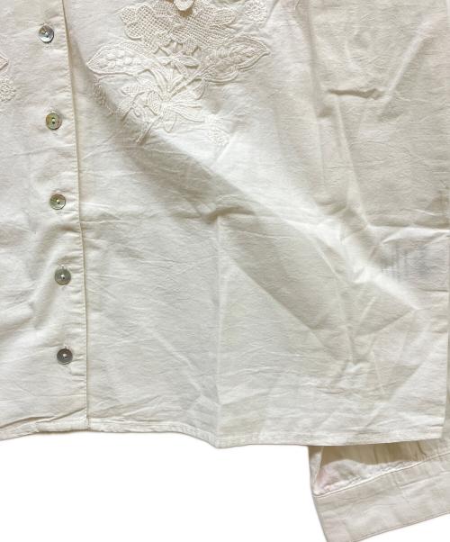 rouje paris（ルージュ）rouje paris (ルージュ) 刺繍ブラウス ホワイト サイズ:38 未使用品の古着・服飾アイテム