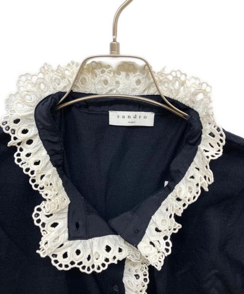Sandro（サンドロ）Sandro (サンドロ) Sweater With Broderie Anglaise At Collar ホワイト×ネイビー サイズ:3 未使用品の古着・服飾アイテム