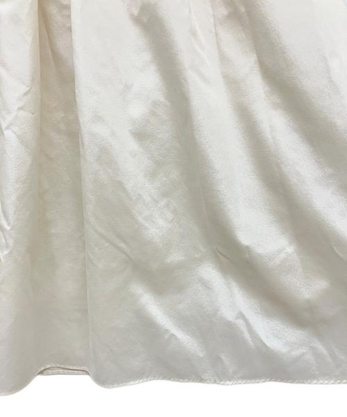 GRACE CONTINENTAL（（グレースコンチネンタル）GRACE CONTINENTAL (（グレースコンチネンタル) フレアタックスカート ホワイト サイズ:36の古着・服飾アイテム