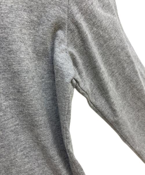 tricot COMME des GARCONS（トリココムデギャルソン）tricot COMME des GARCONS (トリココムデギャルソン) ビジューナンバリングデザインカットソー ライトグレー サイズ:SIZE Sの古着・服飾アイテム
