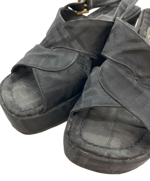 FENDI（フェンディ）FENDI (フェンディ) ズッカ柄ウェッジソールサンダル ブラック サイズ:SIZE 36 1/2の古着・服飾アイテム