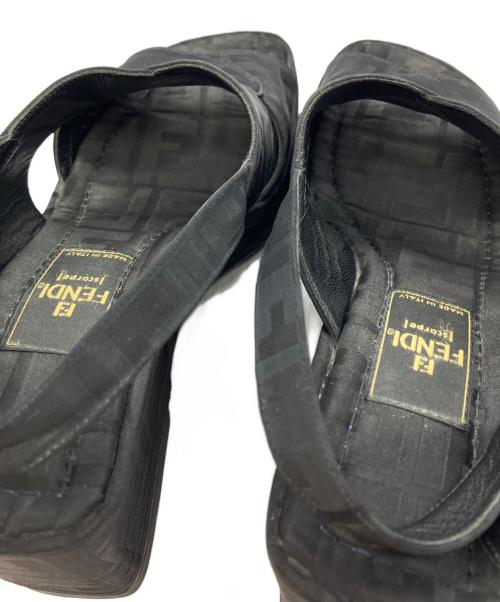 FENDI（フェンディ）FENDI (フェンディ) ズッカ柄ウェッジソールサンダル ブラック サイズ:SIZE 36 1/2の古着・服飾アイテム