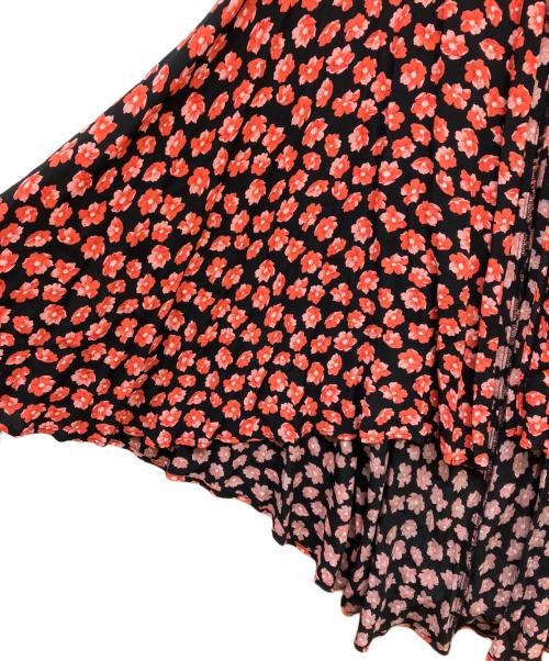 GANNI（ガニー）GANNI (ガニー) TOMORROW LAND (トゥモローランド) 花柄ラップワンピース レッド×ブラック サイズ:34 未使用品の古着・服飾アイテム
