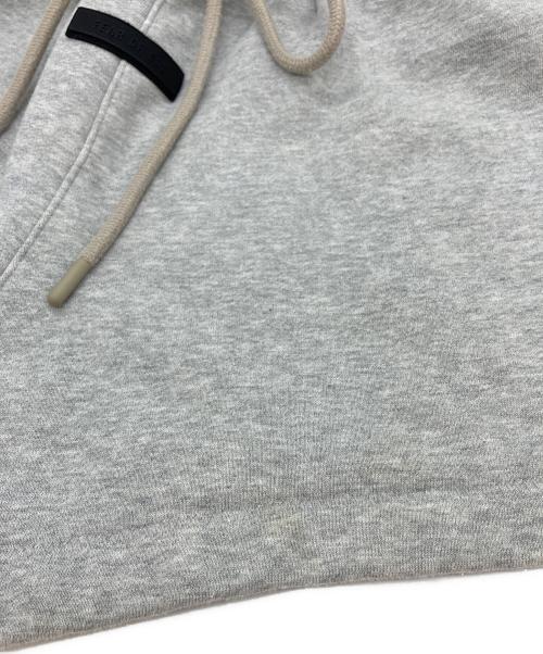 FOG ESSENTIALS（フィアオブゴッド エッセンシャル）FOG ESSENTIALS (フィアオブゴッド エッセンシャル) スウェットショートパンツ グレー サイズ:XSの古着・服飾アイテム