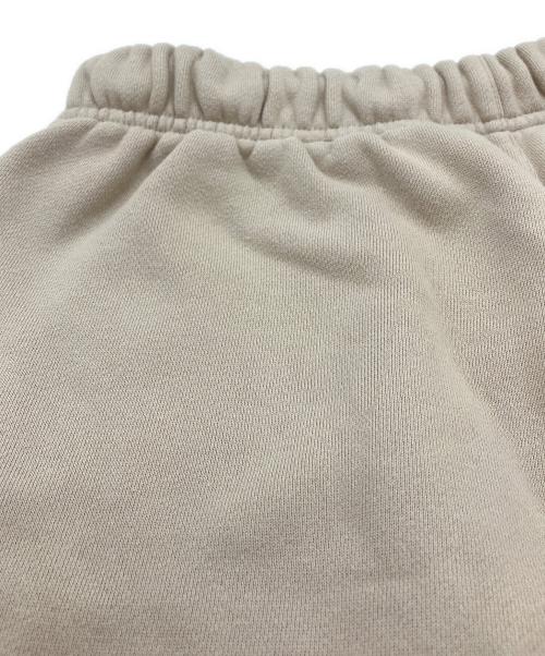FOG ESSENTIALS（フィアオブゴッド エッセンシャル）FOG ESSENTIALS (フィアオブゴッド エッセンシャル) スウェットショートパンツ ベージュ サイズ:XSの古着・服飾アイテム