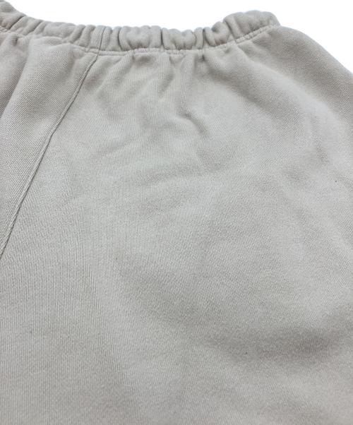 FOG ESSENTIALS（フィアオブゴッド エッセンシャル）FOG ESSENTIALS (フィアオブゴッド エッセンシャル) スウェットショートパンツ ベージュ サイズ:XSの古着・服飾アイテム