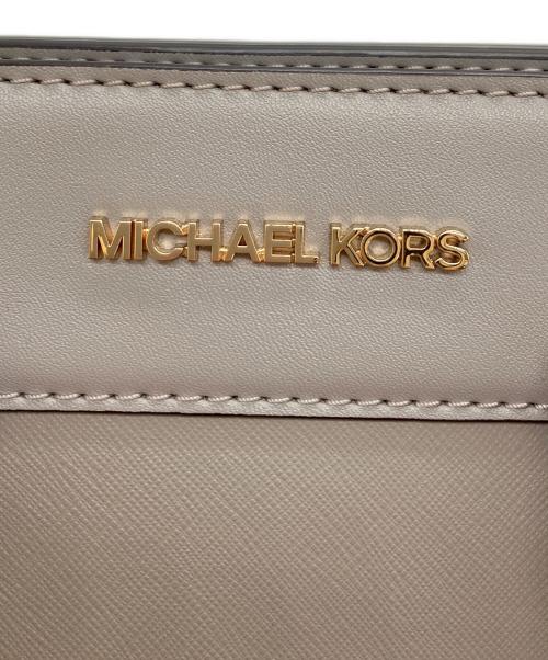 MICHAEL KORS（マイケルコース）MICHAEL KORS (マイケルコース) MIRREN2WAYバッグ ライトグレーの古着・服飾アイテム