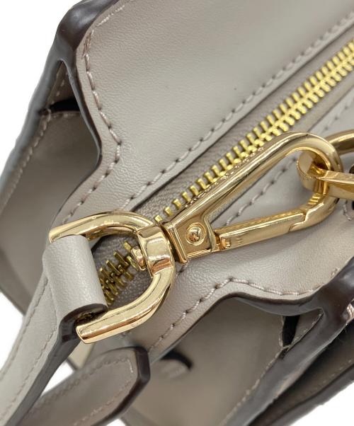 MICHAEL KORS（マイケルコース）MICHAEL KORS (マイケルコース) MIRREN2WAYバッグ ライトグレーの古着・服飾アイテム