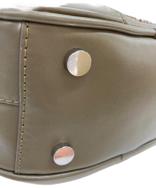 maison kitsune（メゾンキツネ）maison kitsune (メゾンキツネ) BOOGIE CAMERA BAG オリーブの古着・服飾アイテム