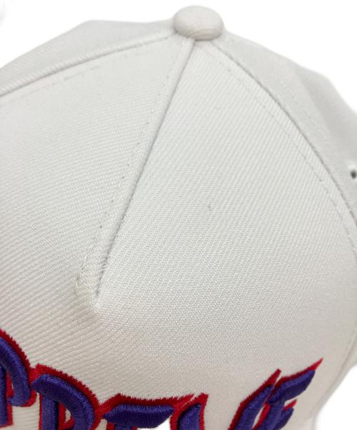 New Era（ニューエラ）New Era (ニューエラ) SUPREME (シュプリーム) Sharp Spellout Adjustable ホワイトの古着・服飾アイテム