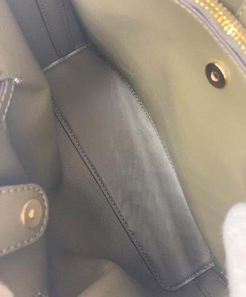 MICHAEL KORS（マイケルコース）MICHAEL KORS (マイケルコース) CARSON センタージップサッチェル S オリーブの古着・服飾アイテム