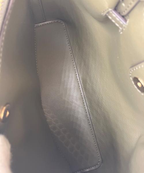 MICHAEL KORS（マイケルコース）MICHAEL KORS (マイケルコース) CARSON センタージップサッチェル S オリーブの古着・服飾アイテム