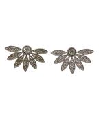 BURBERRYバーバリー）の古着「フラワークリスタルピアス」｜シルバー