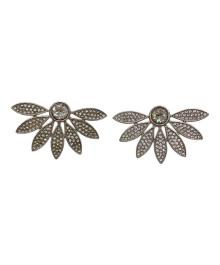 BURBERRY（バーバリー）の古着「フラワークリスタルピアス」｜シルバー