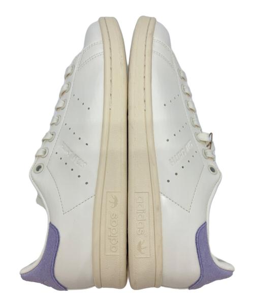 adidas（アディダス）adidas (アディダス) スニーカー ホワイト×パープル サイズ:24.5の古着・服飾アイテム