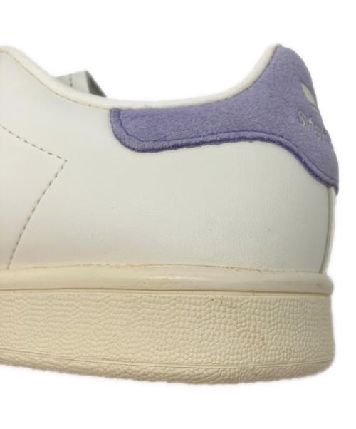 adidas（アディダス）adidas (アディダス) スニーカー ホワイト×パープル サイズ:24.5の古着・服飾アイテム