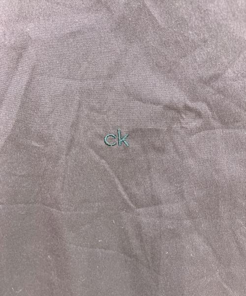 Calvin Klein（カルバンクライン）Calvin Klein (カルバンクライン) シャツ ボルドー サイズ:M 未使用品の古着・服飾アイテム