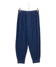 HOMME PLISSE ISSEY MIYAKE（オム プリッセ イッセイ ミヤケ）の古着「プリーツジョガーパンツ」｜ネイビー