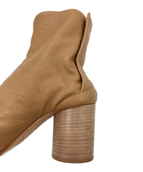 Martin Margiela22（マルタン・マルジェラ22）Martin Margiela22 (マルタン・マルジェラ22) Tabi アンクルブーツ ベージュ サイズ:37の古着・服飾アイテム