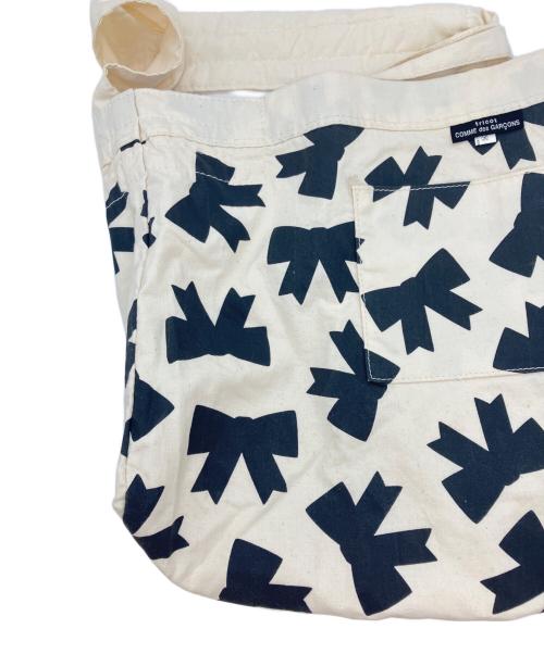 tricot COMME des GARCONS（トリココムデギャルソン）tricot COMME des GARCONS (トリココムデギャルソン) リボンプリントリバーシブルショルダーバッグ サイズ:-の古着・服飾アイテム