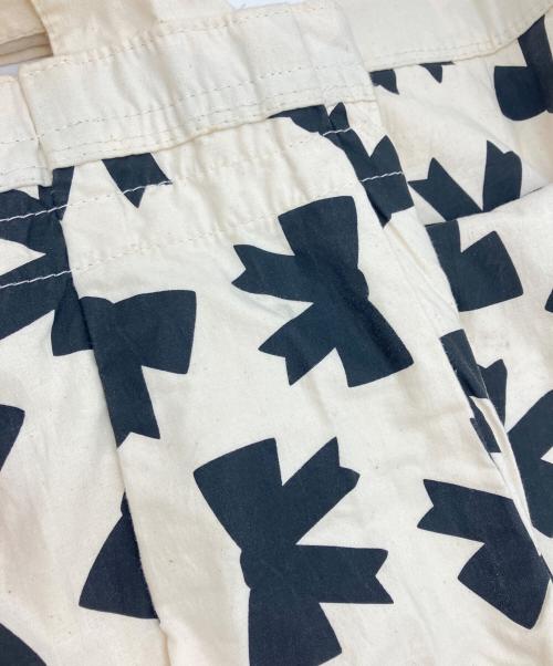 tricot COMME des GARCONS（トリココムデギャルソン）tricot COMME des GARCONS (トリココムデギャルソン) リボンプリントリバーシブルショルダーバッグ サイズ:-の古着・服飾アイテム