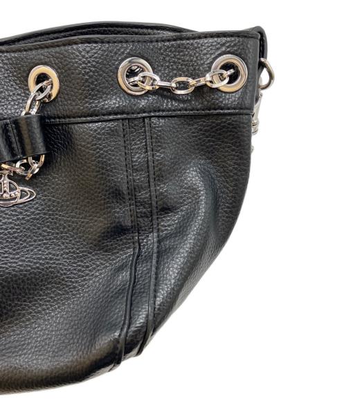 Vivienne Westwood（ヴィヴィアンウエストウッド）Vivienne Westwood (ヴィヴィアンウエストウッド) CHRISSYスモールバケットバッグ ブラックの古着・服飾アイテム