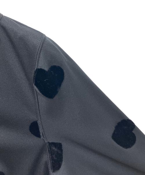 COMME des GARCONS（コムデギャルソン）COMME des GARCONS (コムデギャルソン) フロッキー加工ハート柄カットソー ブラック サイズ:Sの古着・服飾アイテム