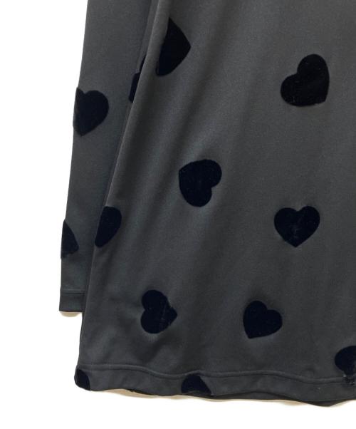 COMME des GARCONS（コムデギャルソン）COMME des GARCONS (コムデギャルソン) フロッキー加工ハート柄カットソー ブラック サイズ:Sの古着・服飾アイテム
