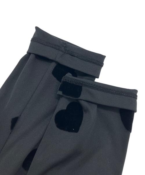 COMME des GARCONS（コムデギャルソン）COMME des GARCONS (コムデギャルソン) フロッキー加工ハート柄カットソー ブラック サイズ:Sの古着・服飾アイテム