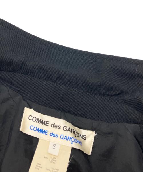 COMME des GARCONS COMME des GARCONS（コムデギャルソン コムデギャルソン）COMME des GARCONS COMME des GARCONS (コムデギャルソン コムデギャルソン) ピンデザイン装飾3Bジャケット ブラック サイズ:Sの古着・服飾アイテム