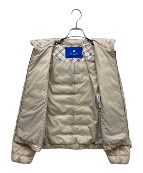 BLUE LABEL CRESTBRIDGE（ブルーレーベルクレストブリッジ）BLUE LABEL CRESTBRIDGE (ブルーレーベルクレストブリッジ) ダウンジャケット アイボリー サイズ:Mの古着・服飾アイテム