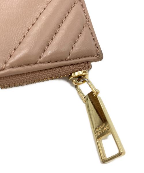MARC JACOBS（マークジェイコブス）MARC JACOBS (マークジェイコブス) フラグメントケース ベージュ サイズ:-の古着・服飾アイテム