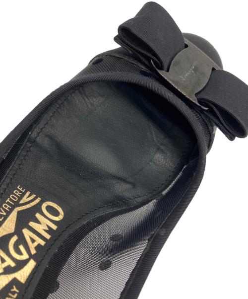 Salvatore Ferragamo（サルヴァトーレ フェラガモ）Salvatore Ferragamo (サルヴァトーレ フェラガモ) ヴァラリボンメッシュパンプス ブラック サイズ:5Dの古着・服飾アイテム