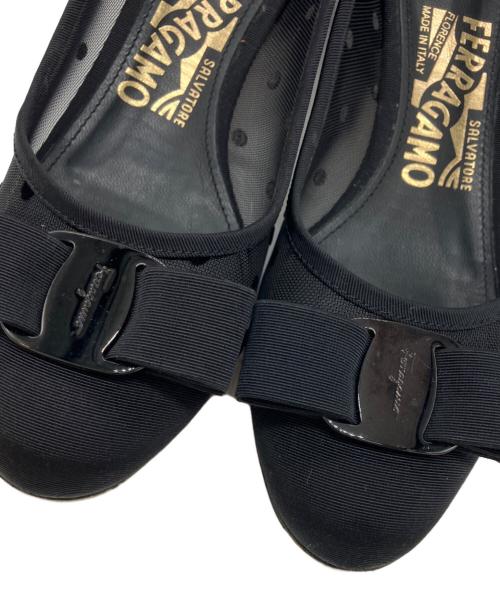 Salvatore Ferragamo（サルヴァトーレ フェラガモ）Salvatore Ferragamo (サルヴァトーレ フェラガモ) ヴァラリボンメッシュパンプス ブラック サイズ:5Dの古着・服飾アイテム