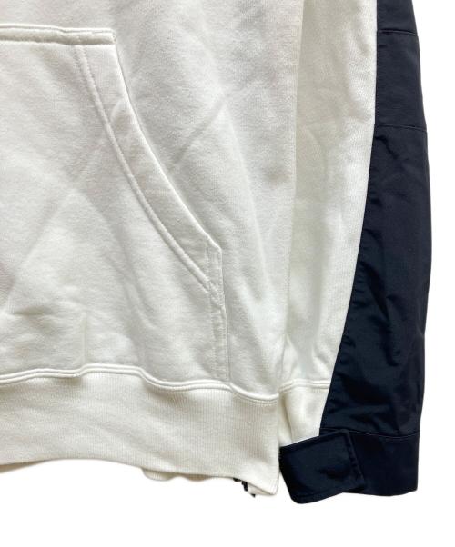 THE NORTH FACE（ザ ノース フェイス）THE NORTH FACE (ザ ノース フェイス) sacai (サカイ) サイドジップパーカー ホワイト サイズ:Mの古着・服飾アイテム