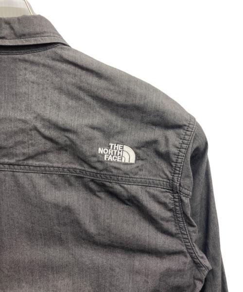 THE NORTH FACE（ザ ノース フェイス）THE NORTH FACE (ザ ノース フェイス) L/S NYLON DENIM NUPTSE SHIRT グレー サイズ:Sの古着・服飾アイテム