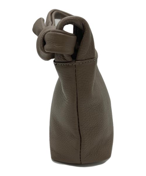 AULENTTI（オウレンティ）AULENTTI (オウレンティ) ミニハンドバッグ ベージュの古着・服飾アイテム