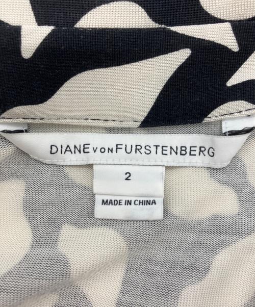 DIANE VON FURSTENBERG（ダイアンフォンファステンバーグ）DIANE VON FURSTENBERG (ダイアンフォンファステンバーグ) シルクスキッパーシャツワンピース アイボリー サイズ:2の古着・服飾アイテム