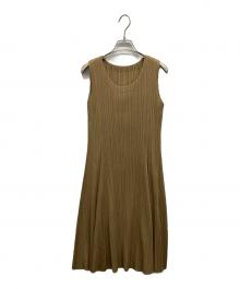 PLEATS PLEASE（プリーツプリーズ）の古着「プリーツノースリーブワンピース」｜ベージュ