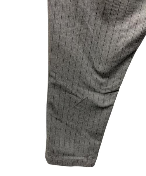 SEQUEL（シークエル）SEQUEL (シークエル) ストライプチノパンツ グレー サイズ:Mの古着・服飾アイテム