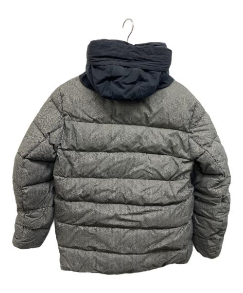 C.P COMPANY（シーピーカンパニー）C.P COMPANY (シーピーカンパニー) ジャガードダウンジャケット グレー サイズ:50の古着・服飾アイテム