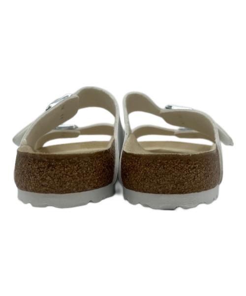 BIRKENSTOCK（ビルケンシュトック）BIRKENSTOCK (ビルケンシュトック) ARIZONA BS ホワイト サイズ:43の古着・服飾アイテム