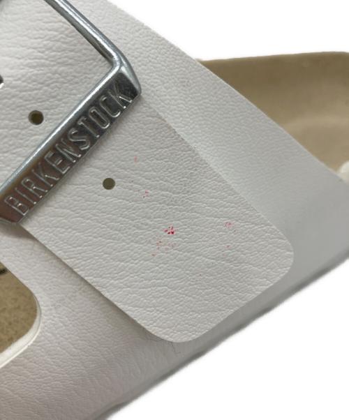 BIRKENSTOCK（ビルケンシュトック）BIRKENSTOCK (ビルケンシュトック) ARIZONA BS ホワイト サイズ:43の古着・服飾アイテム
