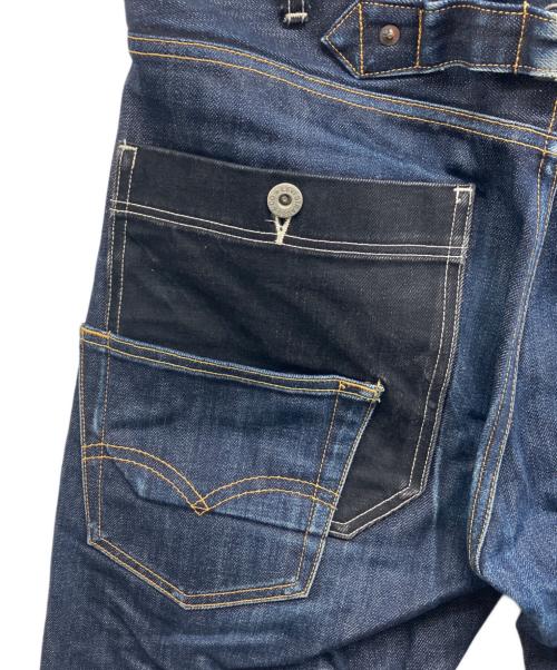 eYe COMME des GARCONS JUNYAWATANABE MAN（アイ コム デ ギャルソン ジュンヤ ワタナベ マン）eYe COMME des GARCONS JUNYAWATANABE MAN (アイ コム デ ギャルソン ジュンヤ ワタナベ マン) LEVI'S (リーバイス) Wネーム再構築デニムパンツ インディゴ サイズ:Mの古着・服飾アイテム