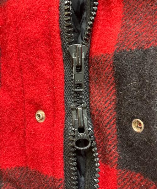 JOHNSON WOOLEN MILLS（ジョンソンウーレンミルズ）JOHNSON WOOLEN MILLS (ジョンソンウーレンミルズ) バッファローチェックウールハンティングジャケット レッド サイズ:不明の古着・服飾アイテム