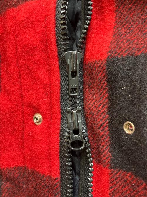 JOHNSON WOOLEN MILLS（ジョンソンウーレンミルズ）JOHNSON WOOLEN MILLS (ジョンソンウーレンミルズ) バッファローチェックウールハンティングジャケット レッド サイズ:不明の古着・服飾アイテム