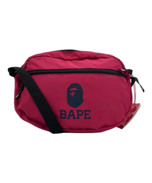 A BATHING APE（アベイシングエイプ）A BATHING APE (ア ベイシング エイプ) ロゴプリントショルダーバッグ パープルの古着・服飾アイテム