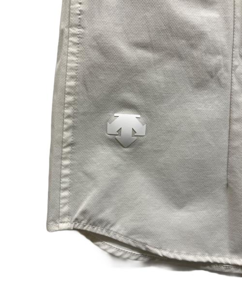 DESCENTE（デサント）DESCENTE (デサント) スナップボタンシャツ ホワイト サイズ:Sの古着・服飾アイテム